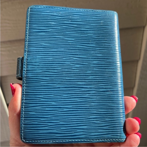 Louis Vuitton Blue Epi Small Agenda Cover
MINT EUC - Picture 3 of 17